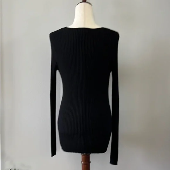 Black Long Sleeve Top with Sunflower Crochet Design Size Medium - Picture 3 of 8